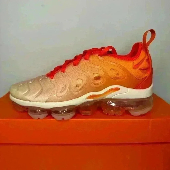 Nike Air Vapormax Plus Sneaker Shoes Guava Ice Rush Orange DQ8588-800 - Picture 1 of 6